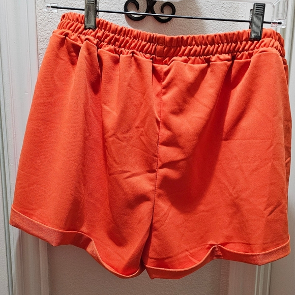 Bright Orange Graphic Cropped Tee and Shorts LoungeSet Size XXL NWOT - Picture 13 of 16